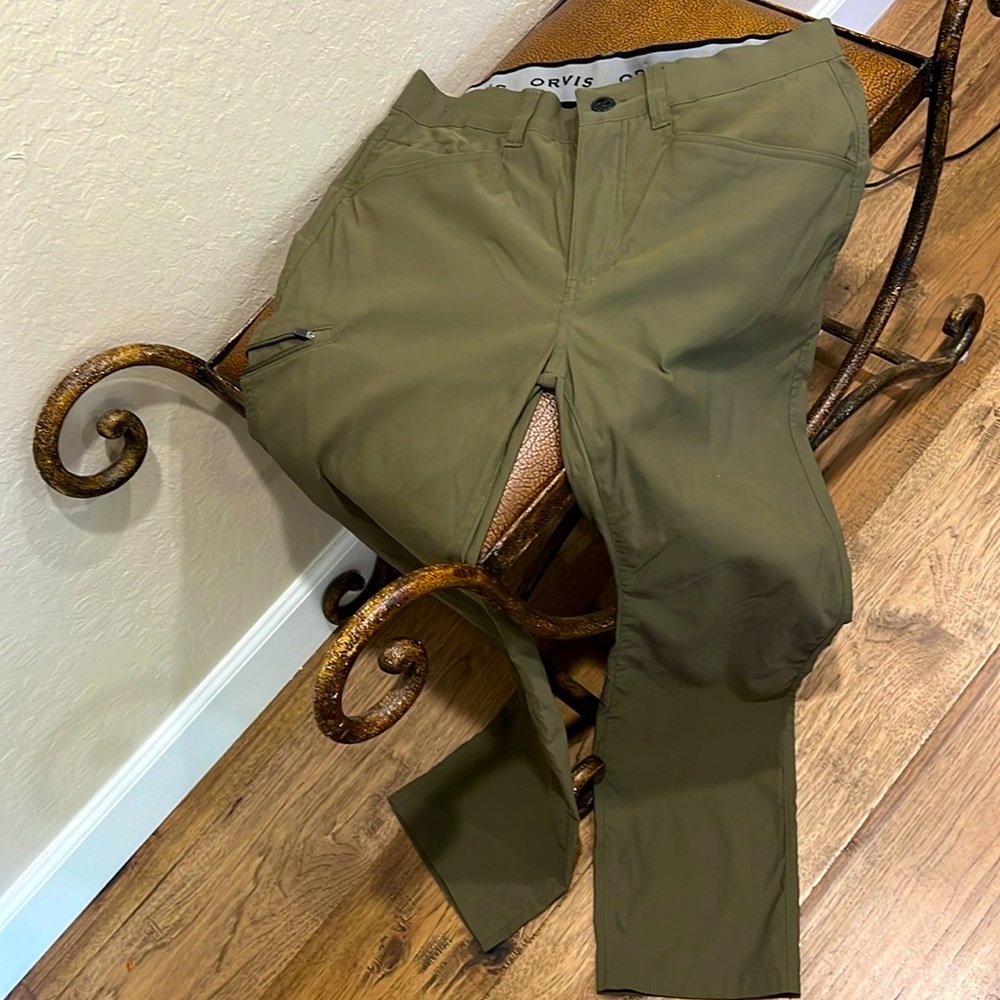 Like New Orvis Stretch 6 Pocket Trail-ready Casual Pants for the way you live!